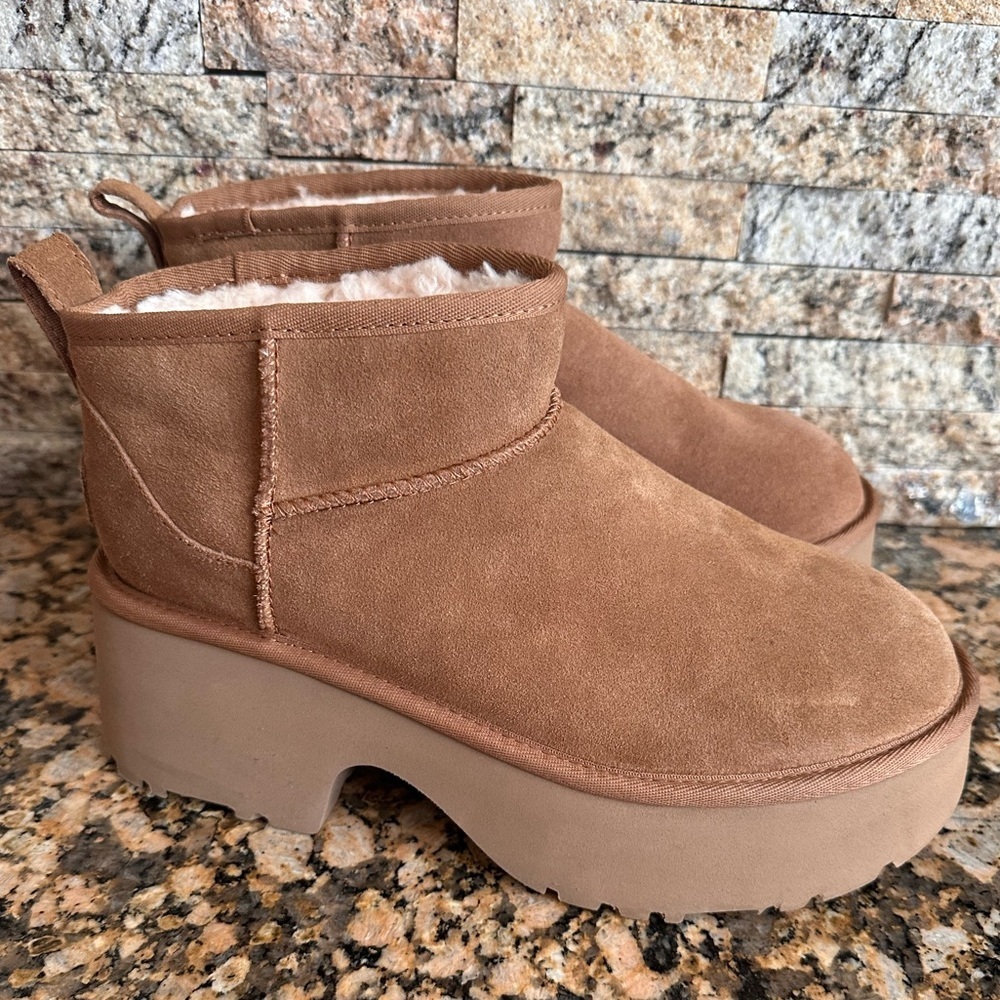 UGG®
Classic Ultra Mini New Heights Platform Boot - Picture 5 of 11